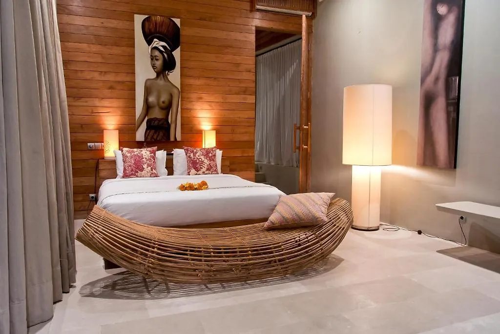 Eko Villa Seminyak - Tropical Villa, Walk To Beach