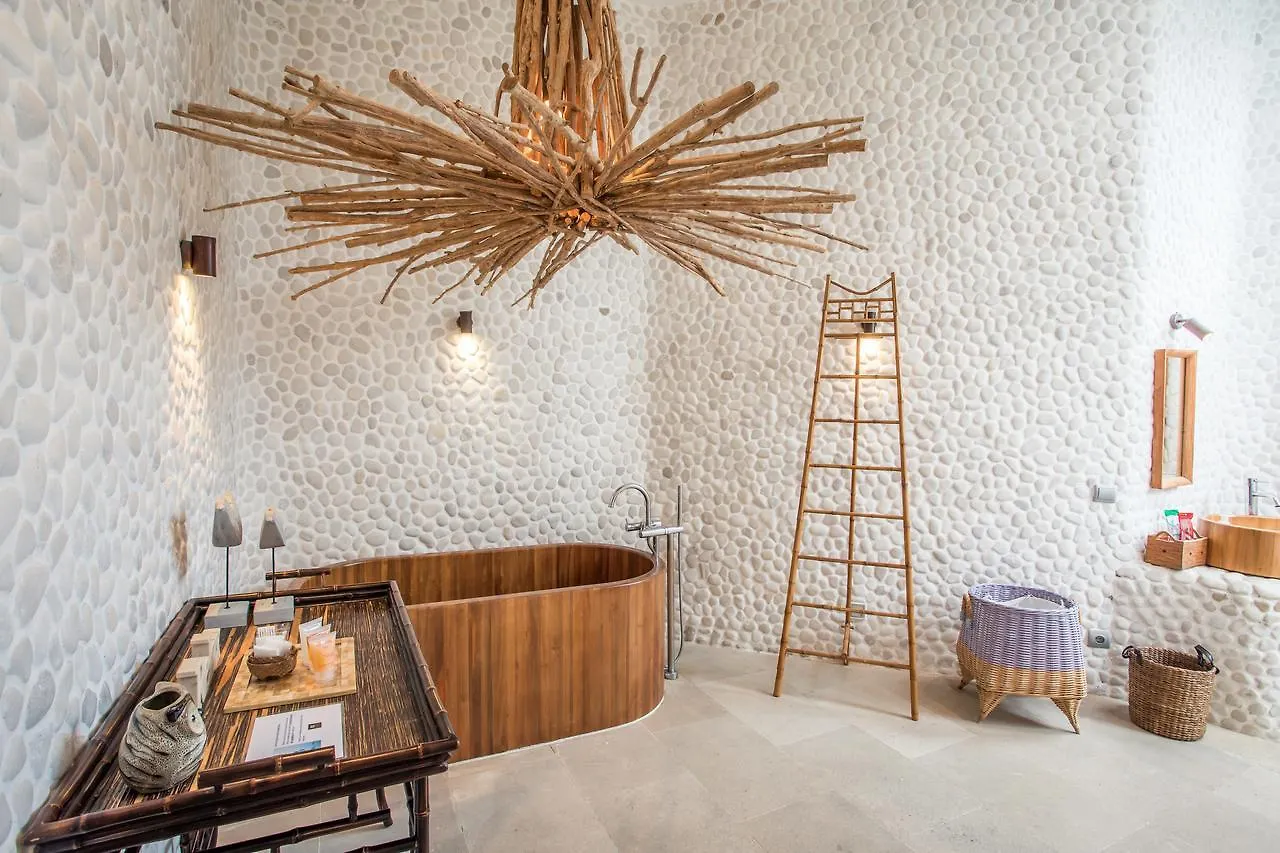 Eko Villa Seminyak - Tropical Villa, Walk To Beach