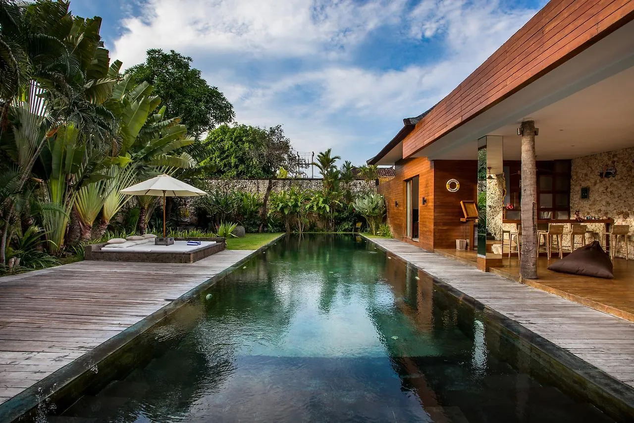 Eko Villa Seminyak - Tropical Villa, Walk To Beach